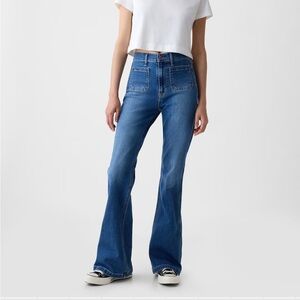 NWT Size 25 (0P) Gap High Rise 70’s flare jeans